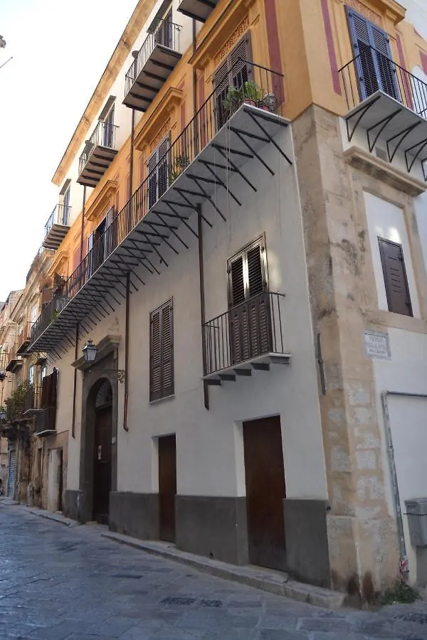 B&B Greco Abatellis Palermo 2*,  Italy